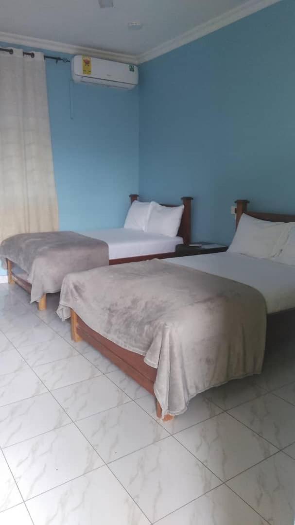 Oneworld Guesthouse & Events Centre Accra Extérieur photo