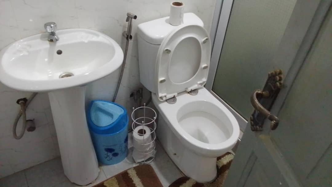 Oneworld Guesthouse & Events Centre Accra Extérieur photo